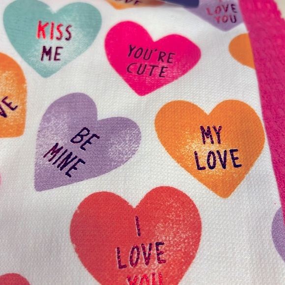 🩷💋Valentine sweetheart conversation heart hand towels - Picture 3 of 3
